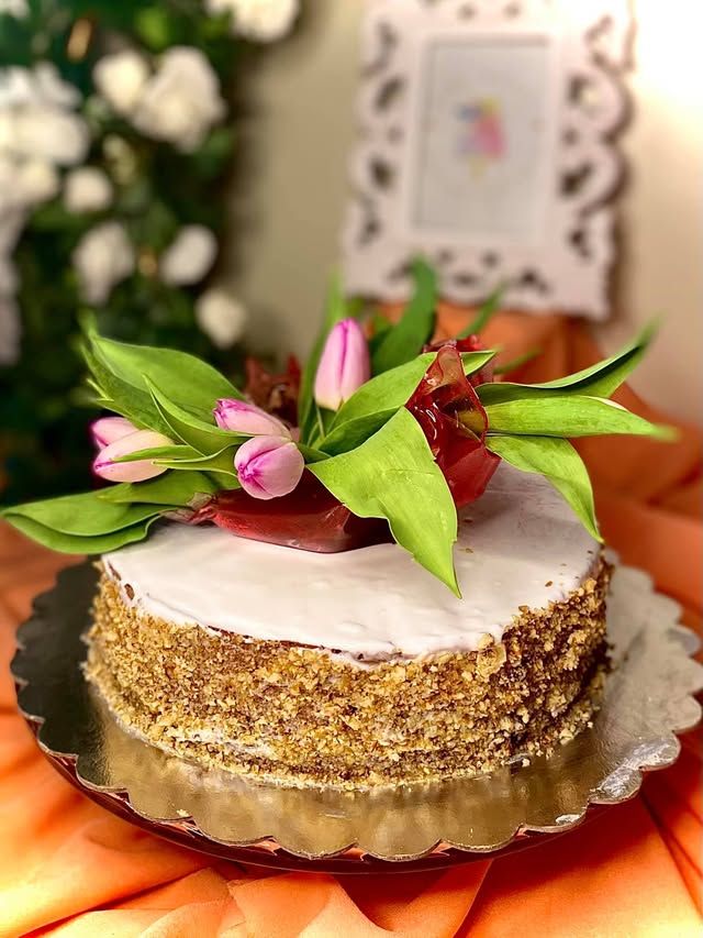 Tort de aniversări, HoHa Delicii