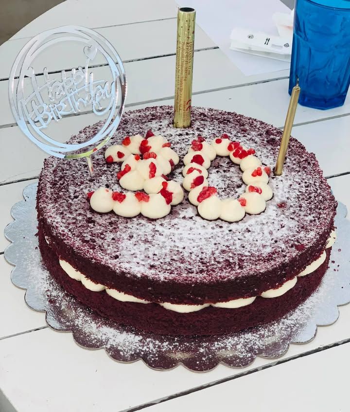 Tort de aniversări, HoHa Delicii