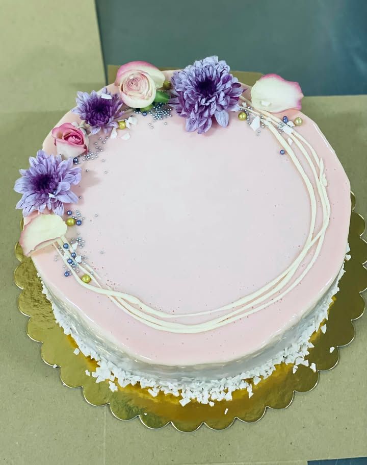 Tort de aniversări, HoHa Delicii
