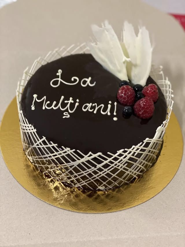 Tort de aniversări, HoHa Delicii