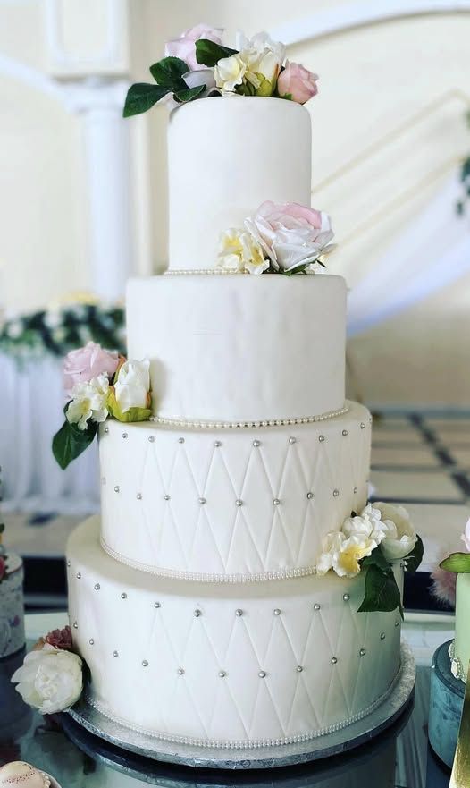 Tort de nuntă sau botez, HoHa Delicii
