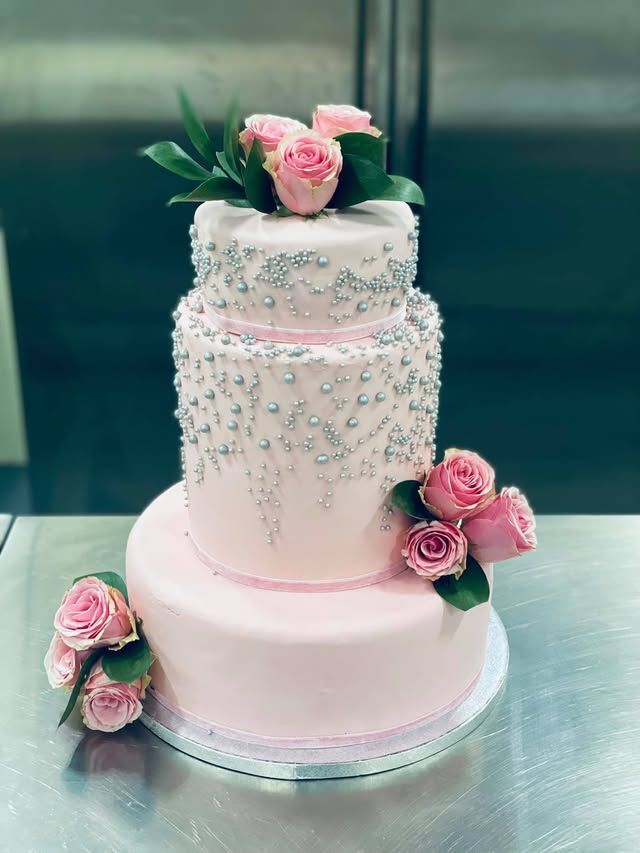 Tort de nuntă sau botez, HoHa Delicii
